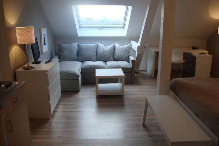 Room 10 of 15