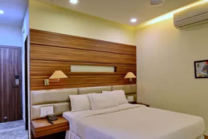 Room 8 of 24