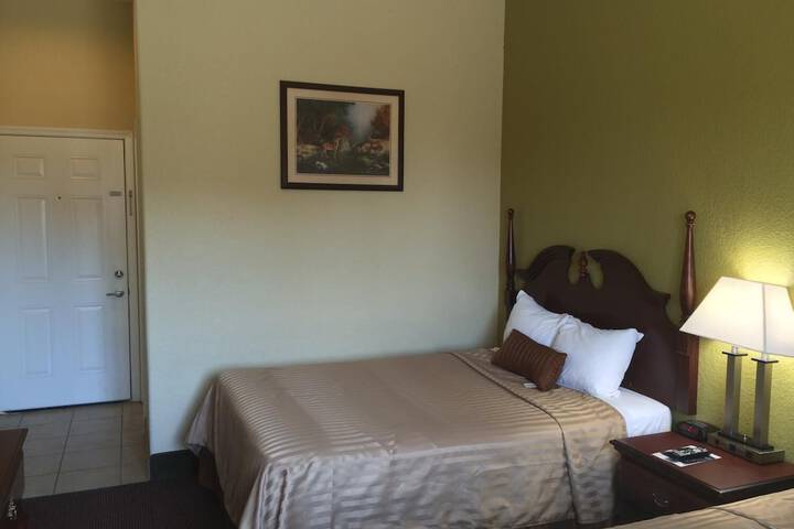Room 4 of 11