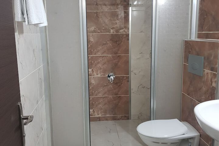 Room 19 of 37