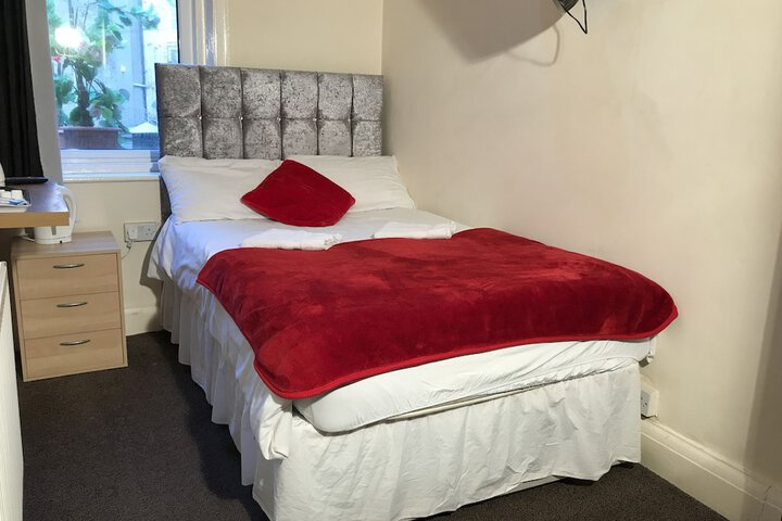 Room 18 of 37
