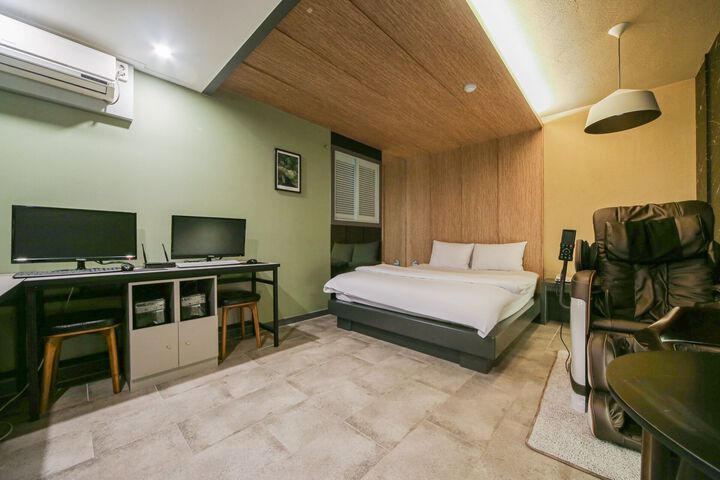 Room 58 of 70