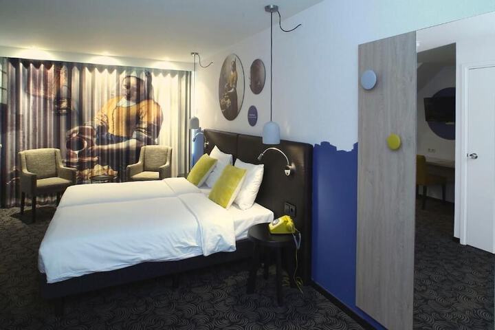 Room 16 of 56