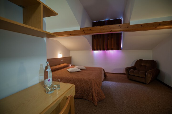 Room 15 of 64