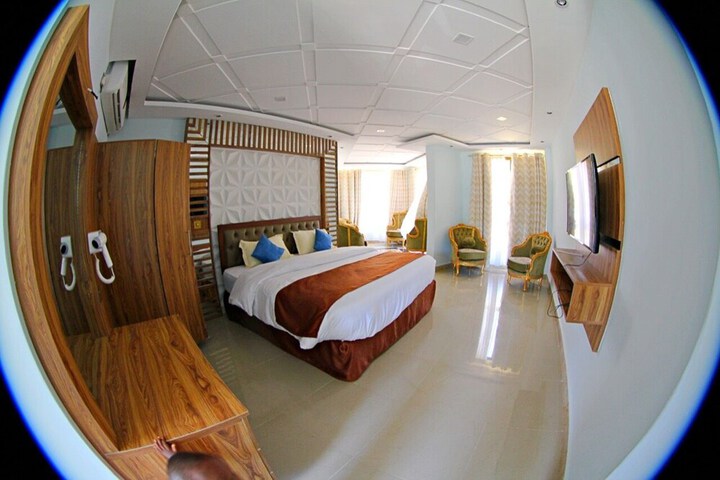 Room 9 of 45