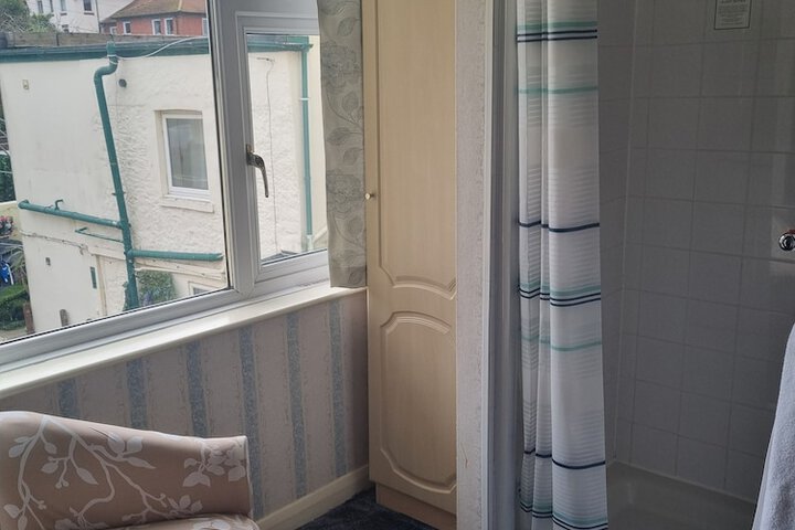 Room 73 of 184