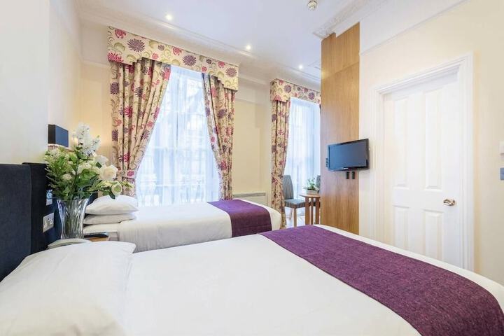 Room 16 of 24