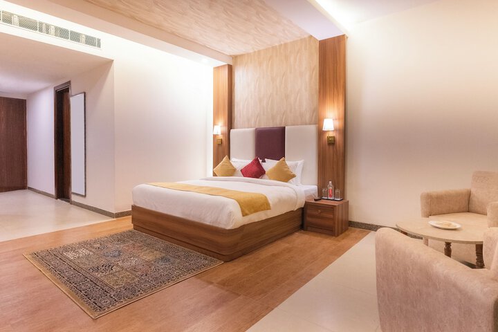 Room 6 of 73