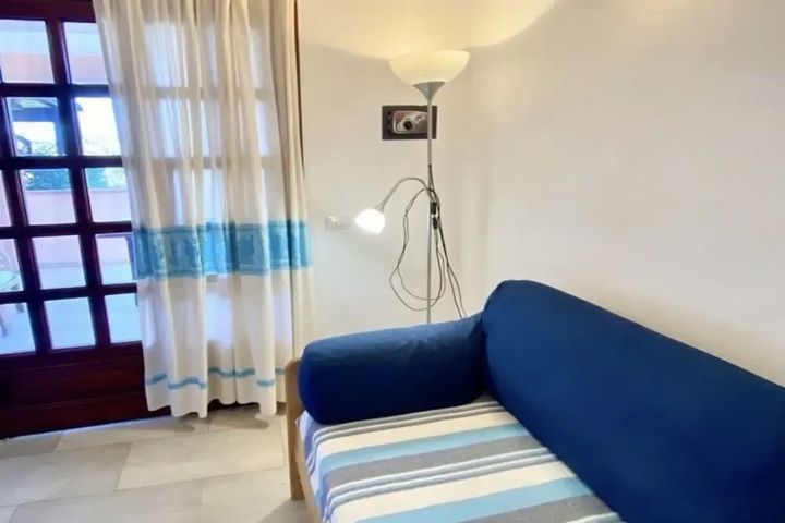 Room 5 of 18