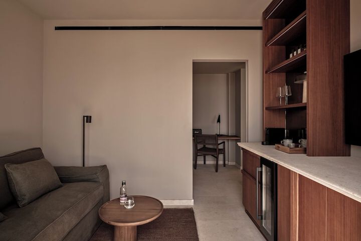 Room 61 of 225