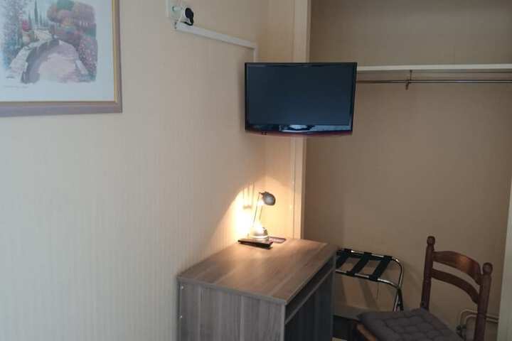 Room 16 of 24