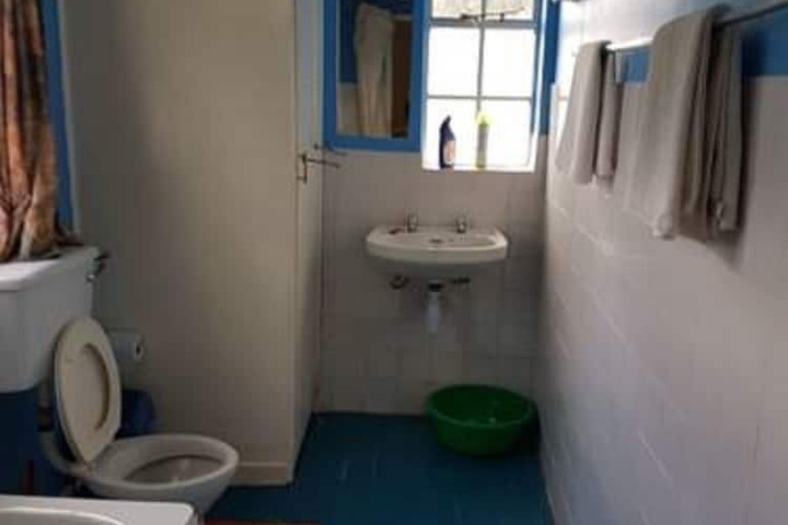 Room 17 of 27