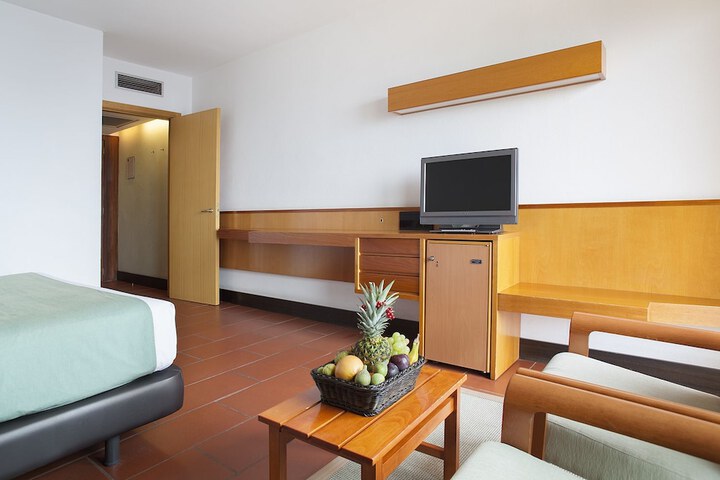 Room 104 of 234