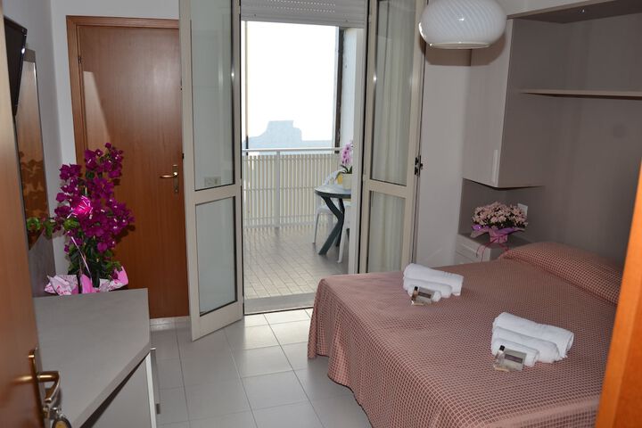 Room 16 of 43