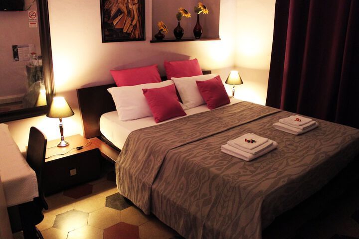 Room 4 of 28