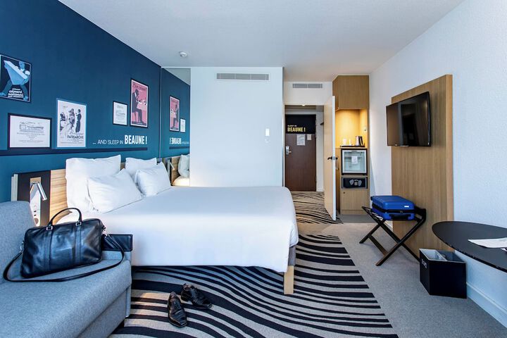 Room 9 of 185
