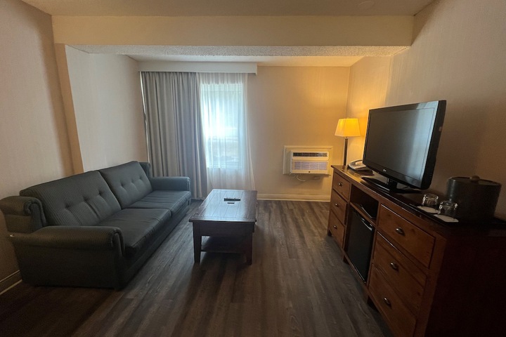 Room 12 of 151