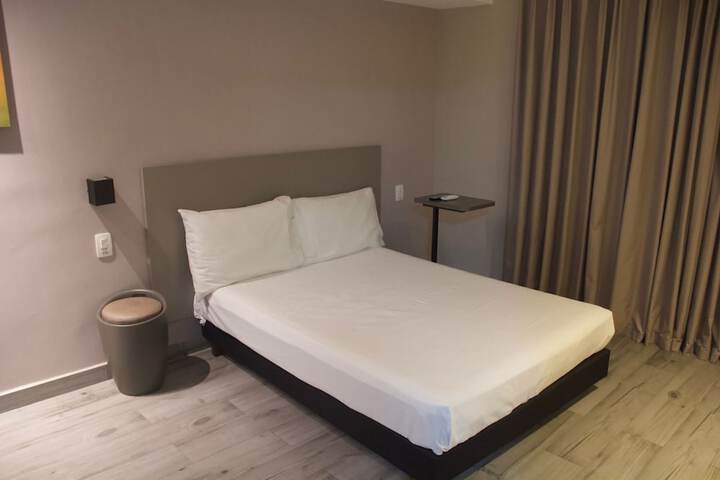Room 5 of 12