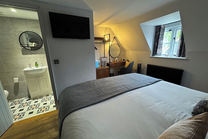 Room 17 of 34