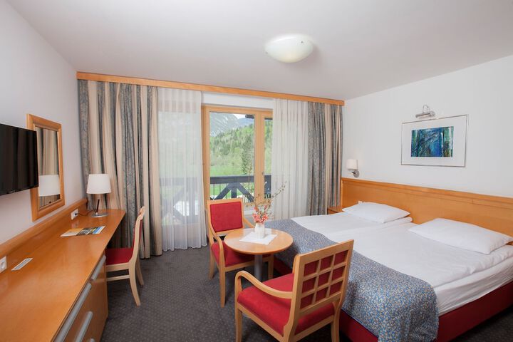 Room 4 of 81