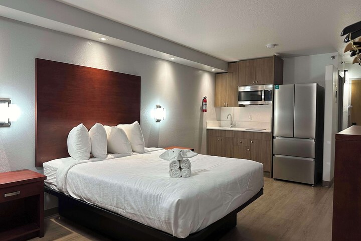 Room 16 of 32
