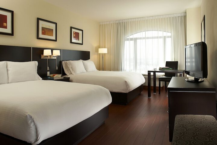 2 Queen Beds (1 of 4)