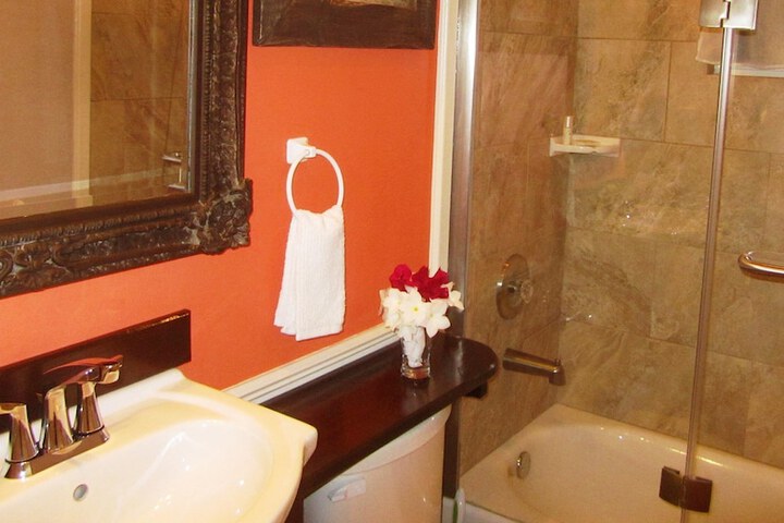 Room 46 of 75