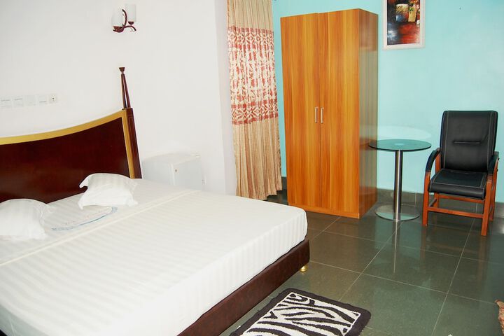 Room 5 of 29