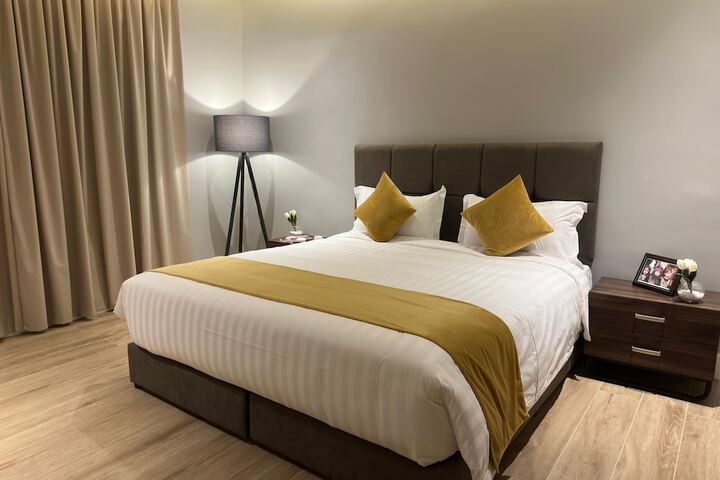 Room 10 of 21