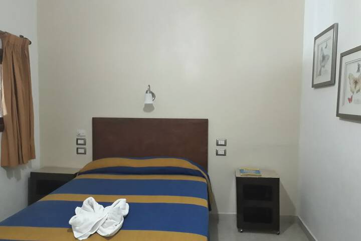 Room 25 of 142