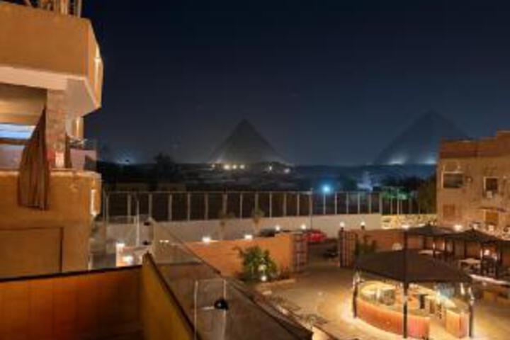 Tutankhamun Hotel pyramids view