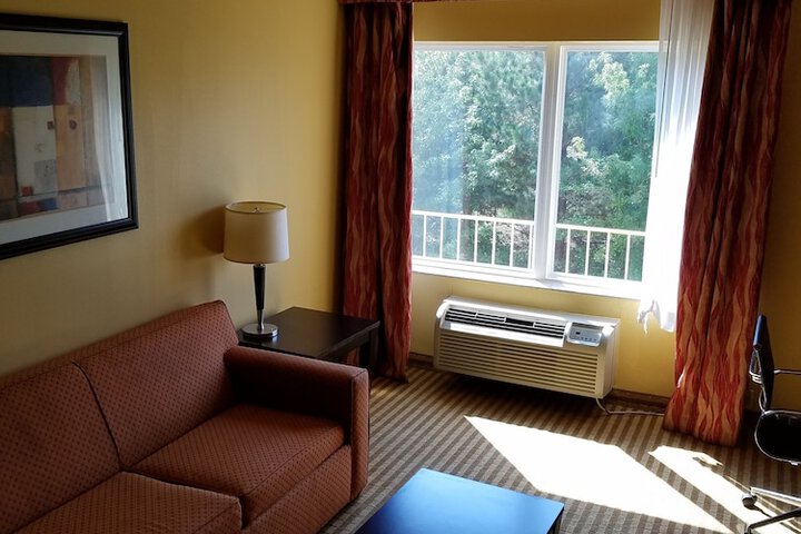 1 King Bed Efficiency (21 of 25)