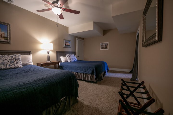1 King Bed (38 of 40)