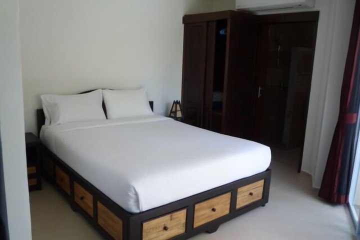 Room 6 of 49