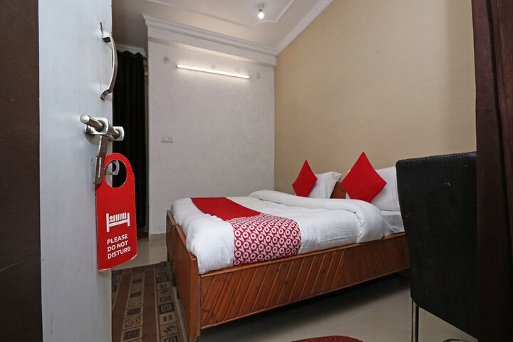 Room 14 of 25