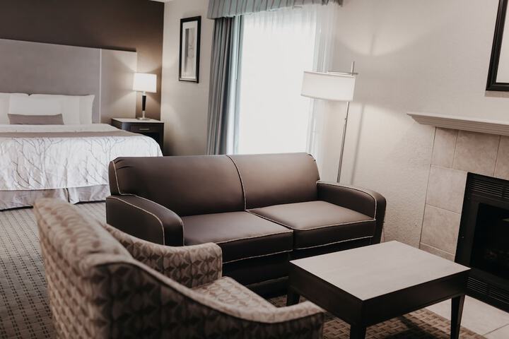 1 King Bed (16 of 37)