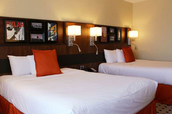 2 Queen Beds City or Valley View (7 of 34)