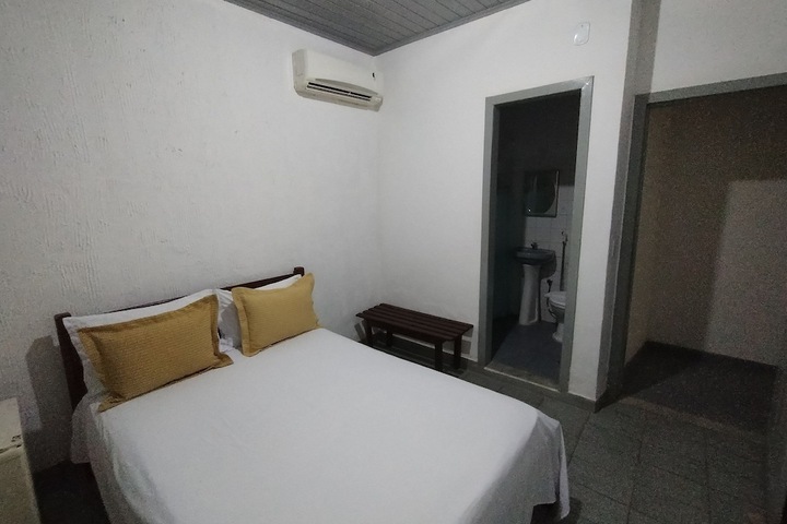 Room 9 of 37