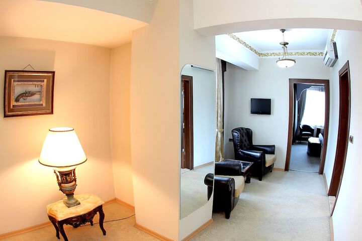 Room 15 of 44