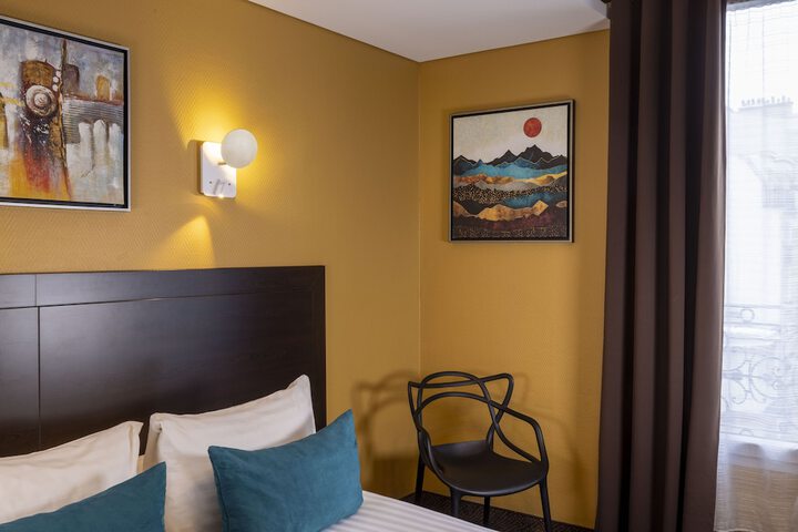 Room 14 of 60