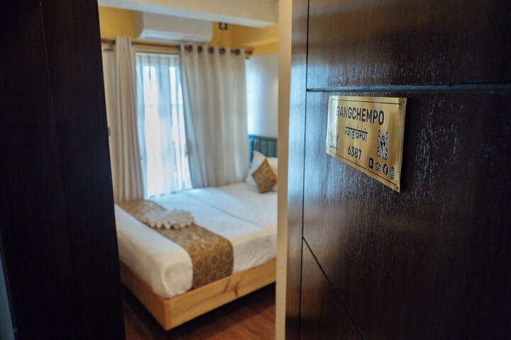 Room 16 of 42