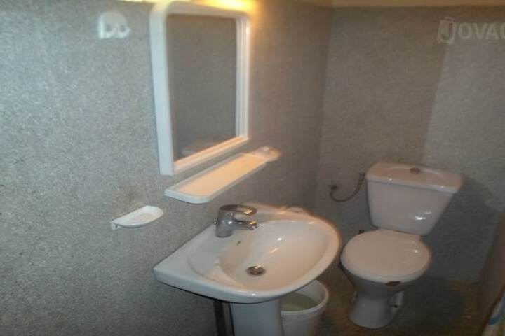 Room 9 of 13
