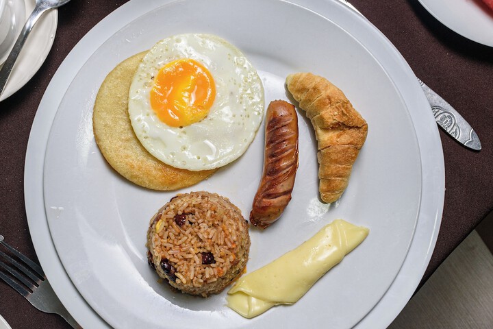 Breakfast/Coffee Service 86 of 97