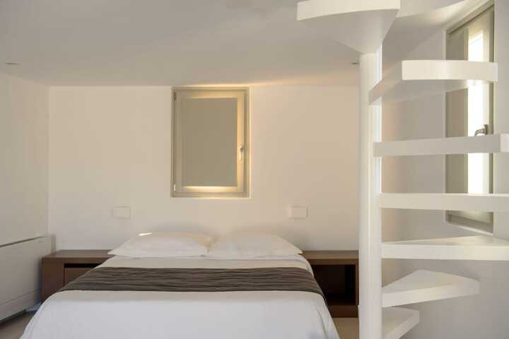 Room 14 of 135