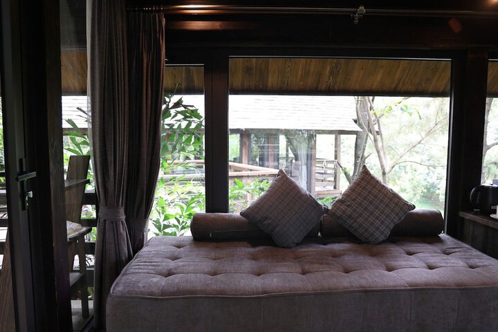 Room 20 of 172