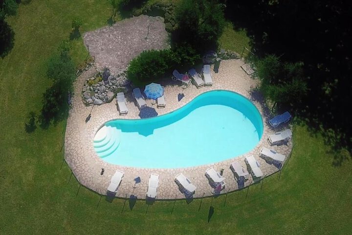 Pool 33 of 69