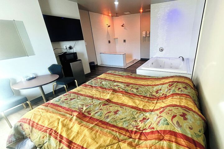 Room 12 of 29