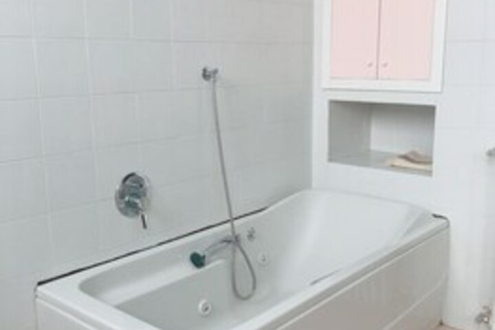 Room 4 of 11