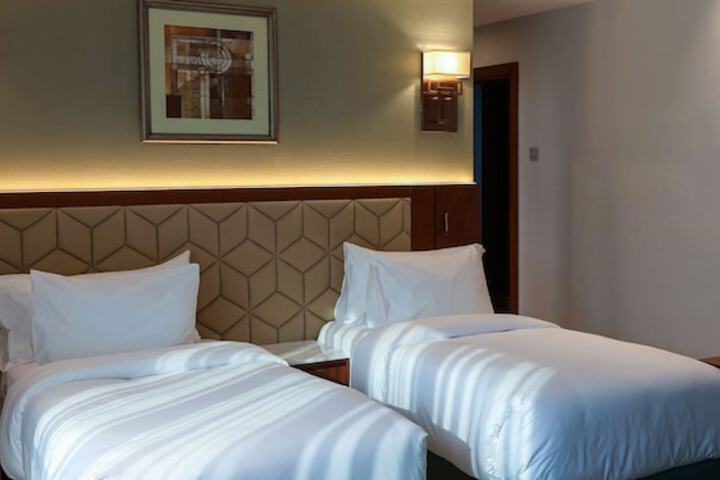 Room 25 of 71