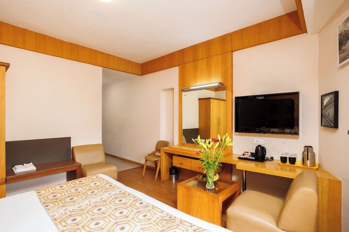 Room 13 of 22